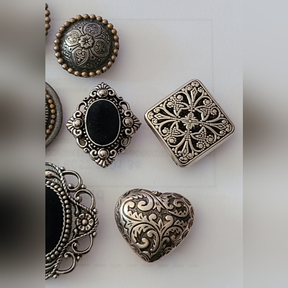 Vintage LOT 14 Snap Open Button Covers Star Moon Heart and more designs - Picture 12 of 16